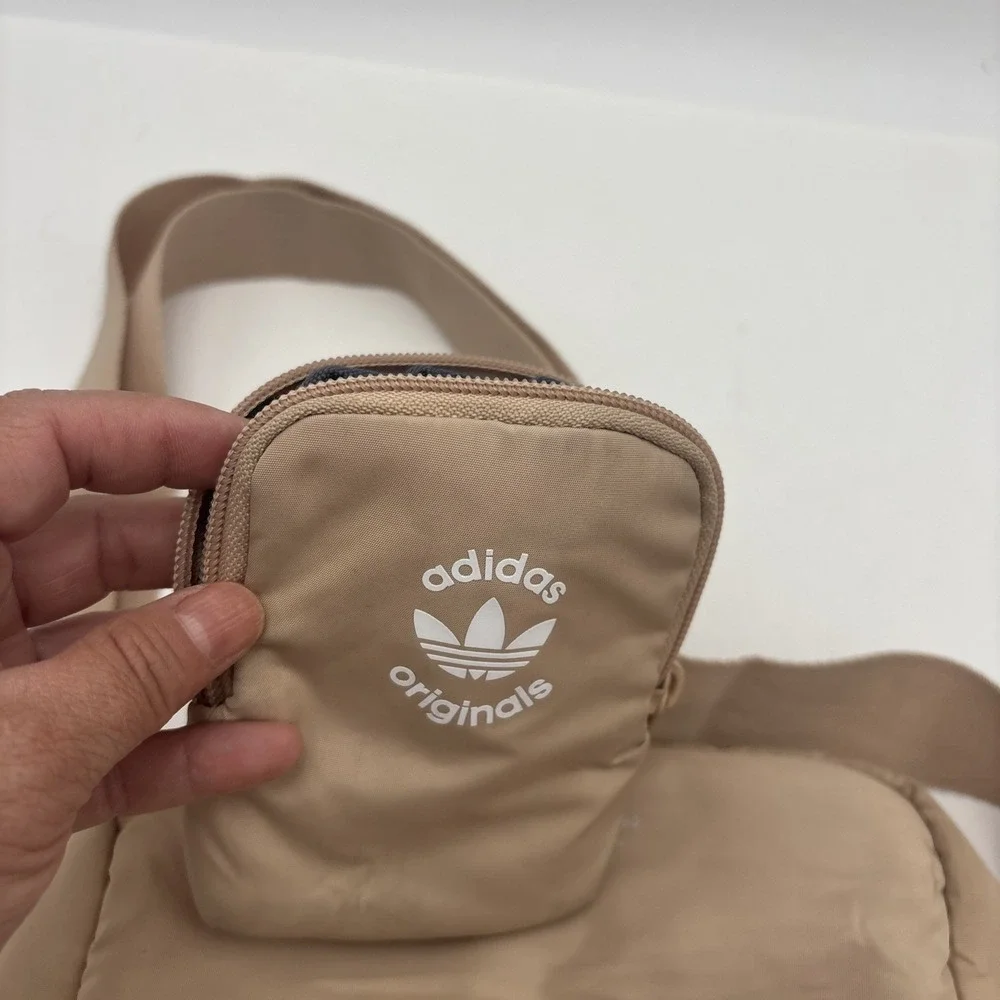 Adidas Crossbody Pouch Puffer Bag Beige Fanny Pack Essentials Travel Zip Up